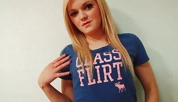 Geile deutsche Cougar hươu đực im Badezimmer abgefickt xxx nhanh